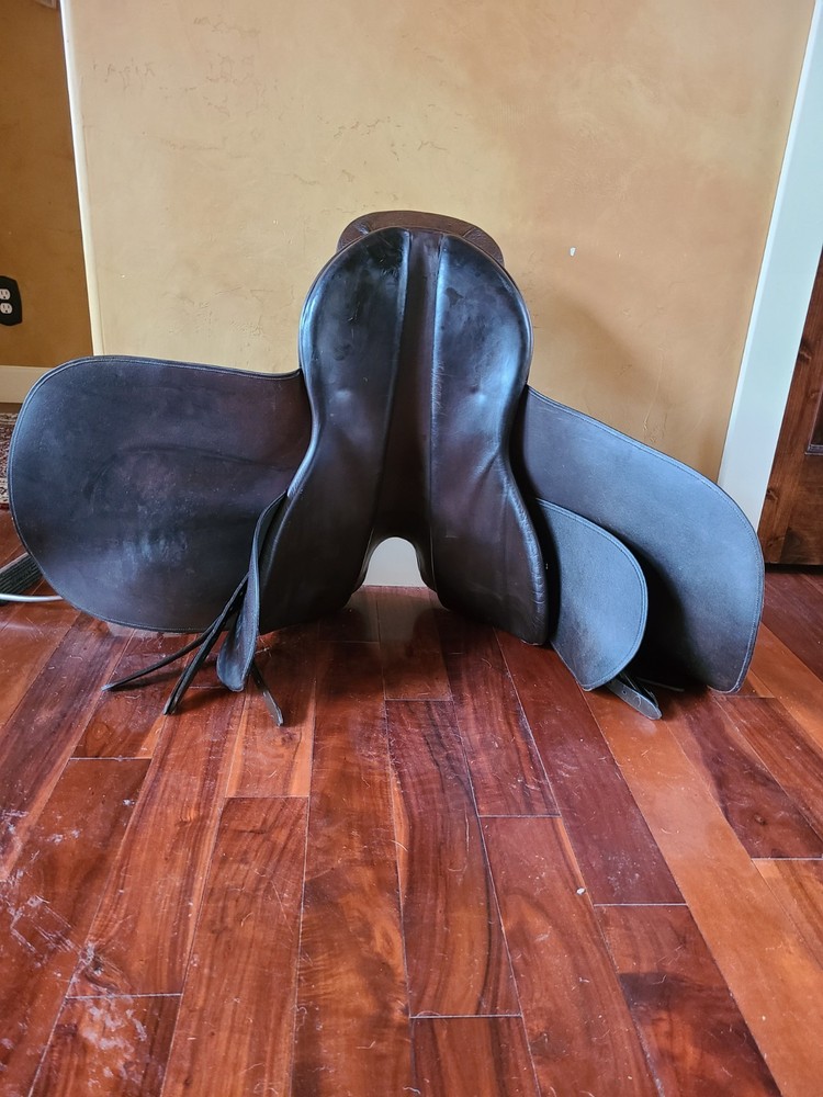 Shively MMX Cut-Back Show Saddle 22”