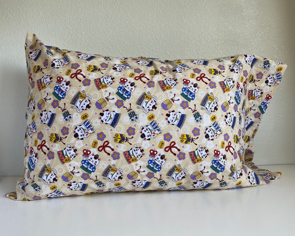 Champagne Maneki-Neko Pattern Pillowcase | Handmade | 100% Cotton