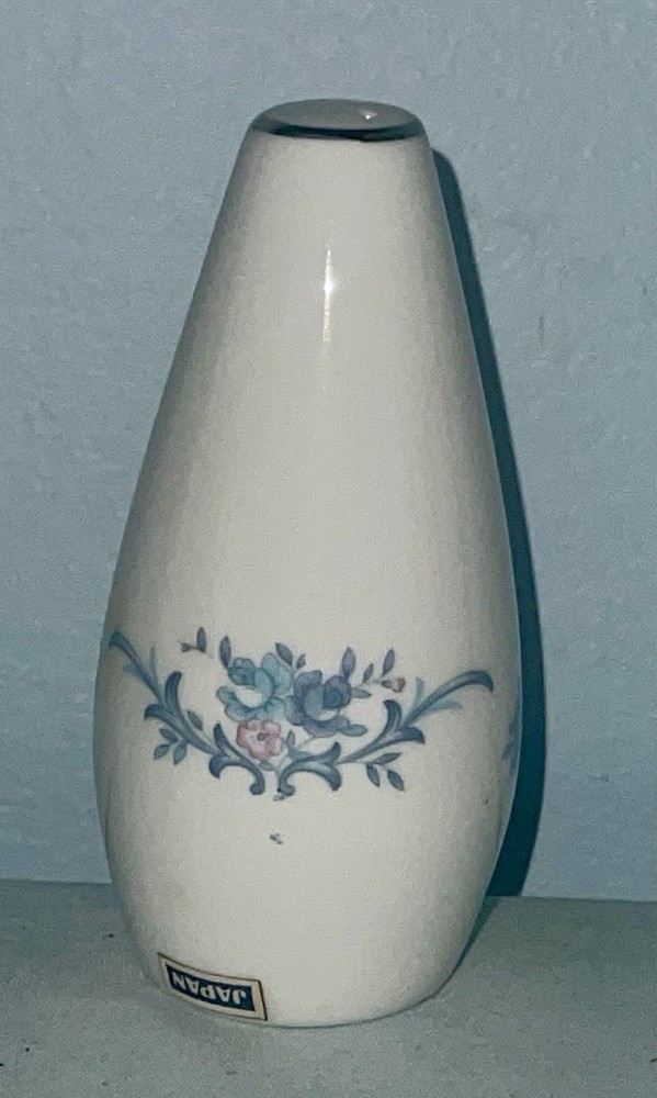 NEW! Japan Sango Ekco International  Winsford Pattern Salt & Pepper Set