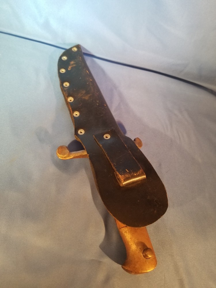 Short Bayonet #23 Unknown Maker - 10 5/8'' w/ Sheath