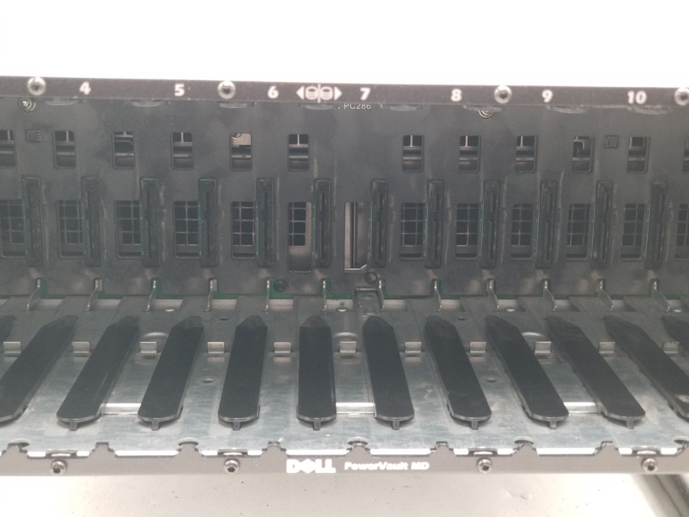 DELL POWERVAULT MD3000 AMP01 NO HDD