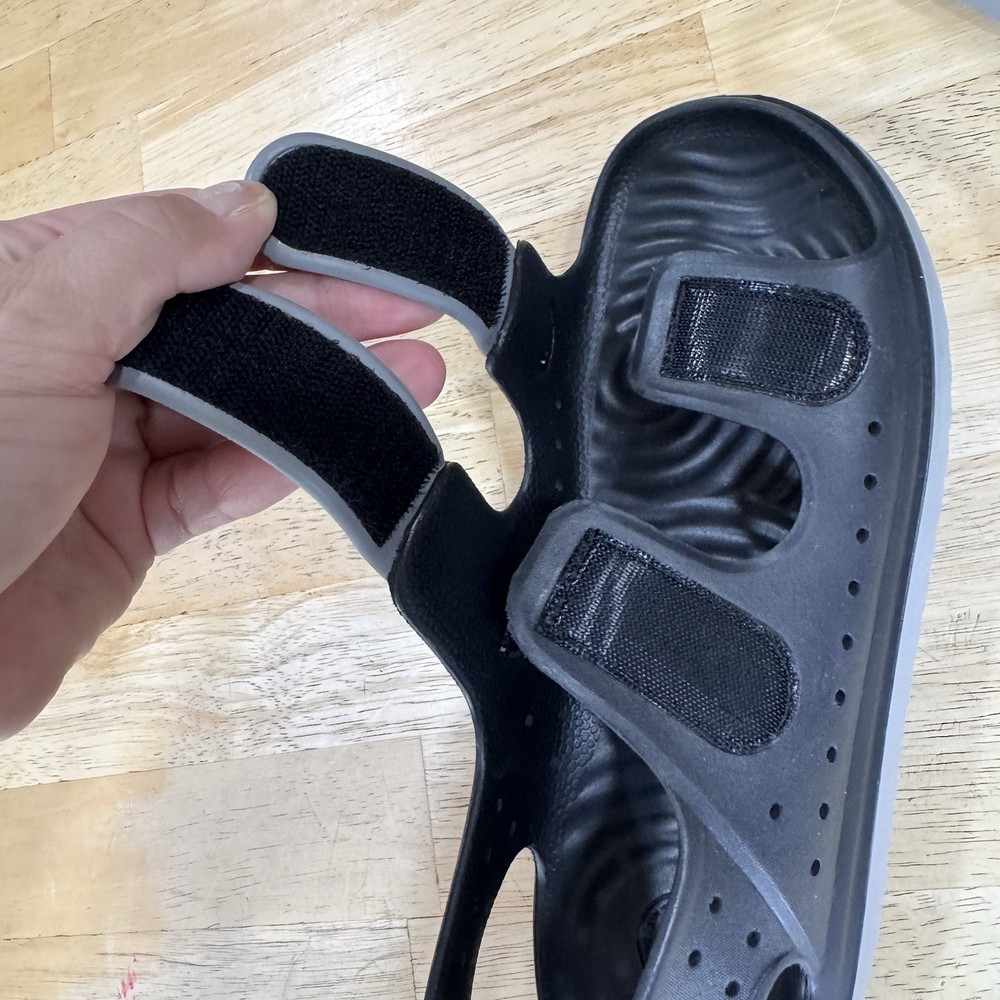 Native Chase Sandal Black/Grey Junior 6 J6 Hook & Loop Waterproof Play PRISTINE