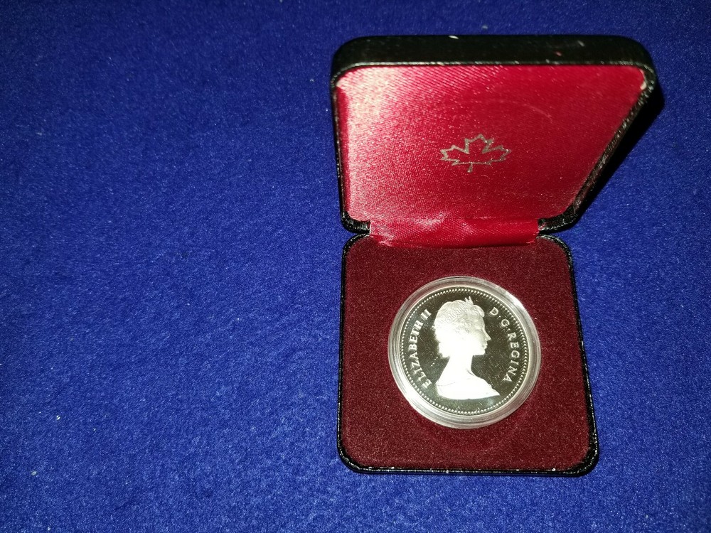 1882-1982 CANADIAN COMMEMORATIVE DOLLAR