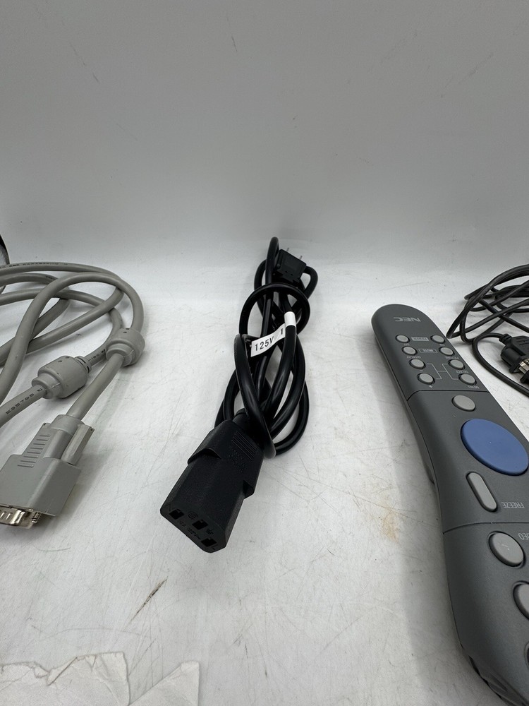 NEC MultiSync MT800 TFT LCD Projector Powers On W/Remote , Cables And Carry Bag