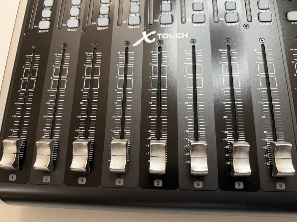 Behringer X-Touch DAW Control Surface + Decksaver EXC Boxed