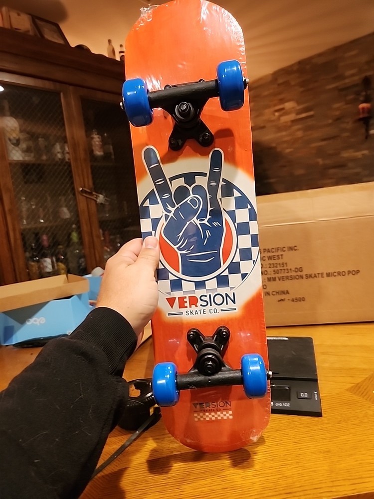 Version popsicle skate board 23 inch New Sealed