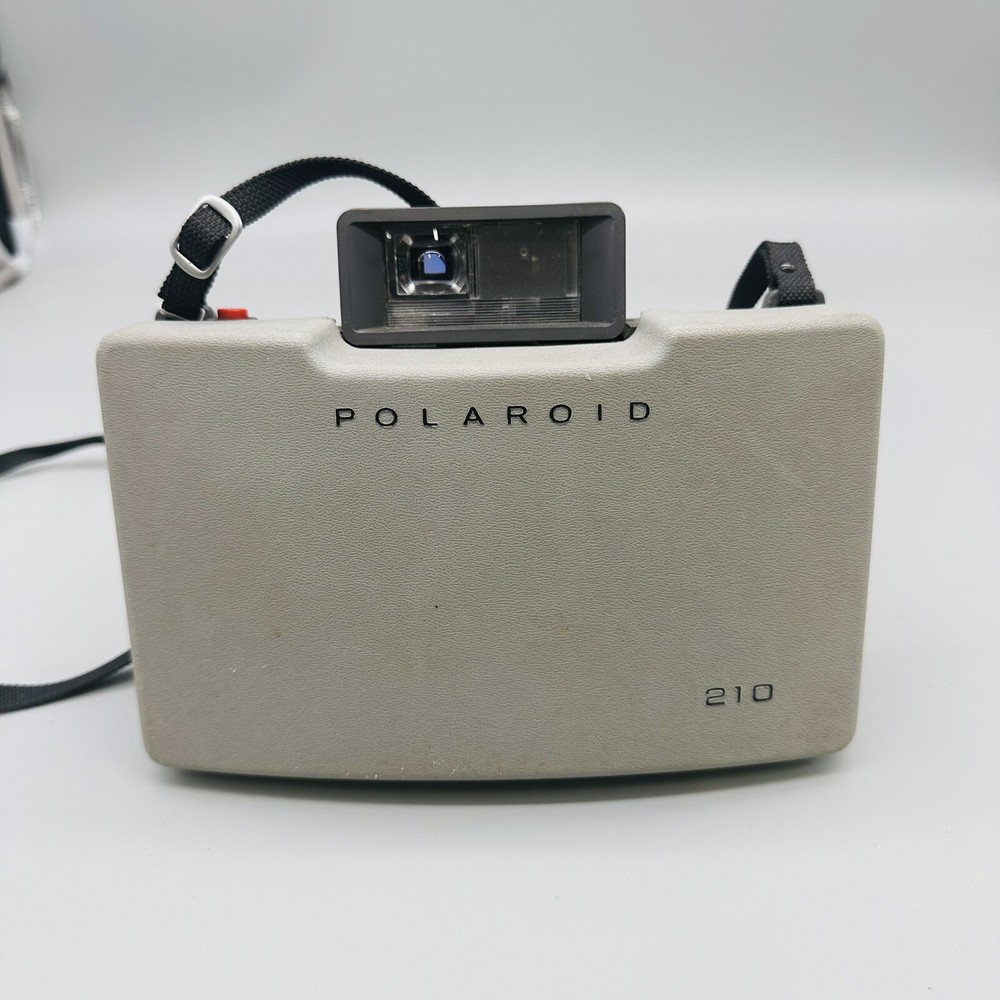 Polaroid Automatic 210 Silver Black Manual Focus Land Camera With Case