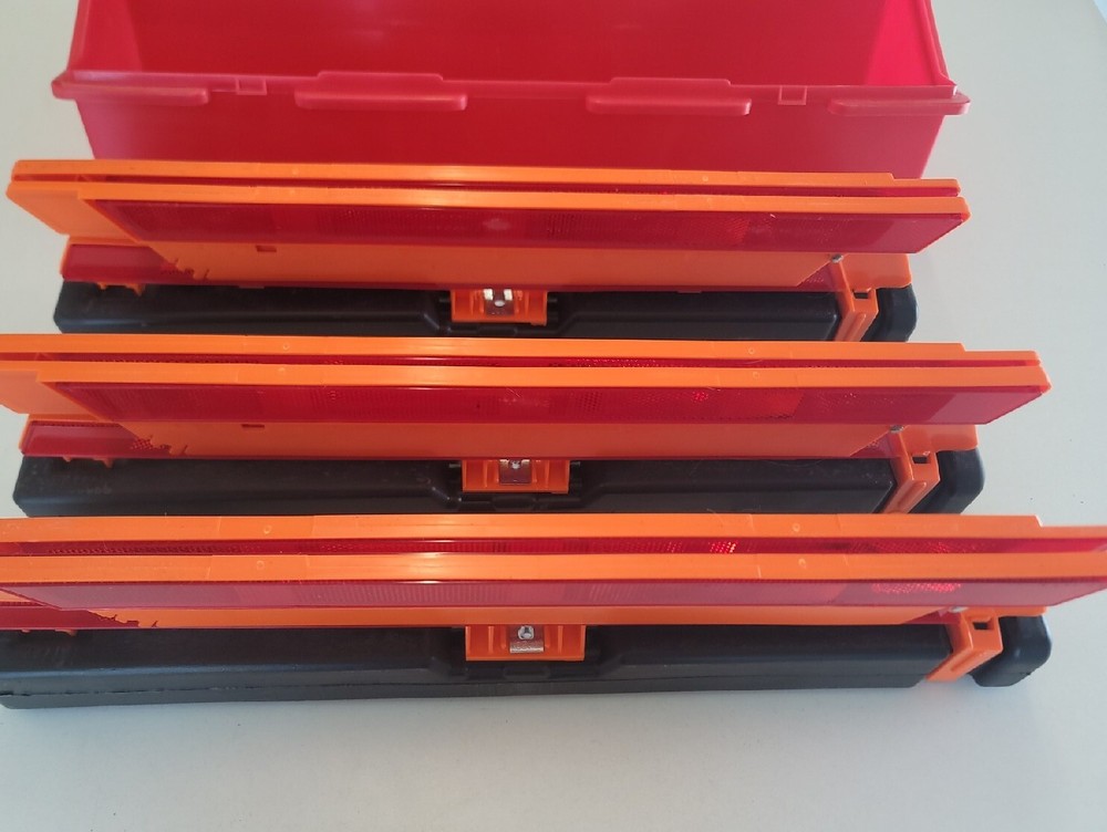 1005 James King Warning Triangle Flare Kit