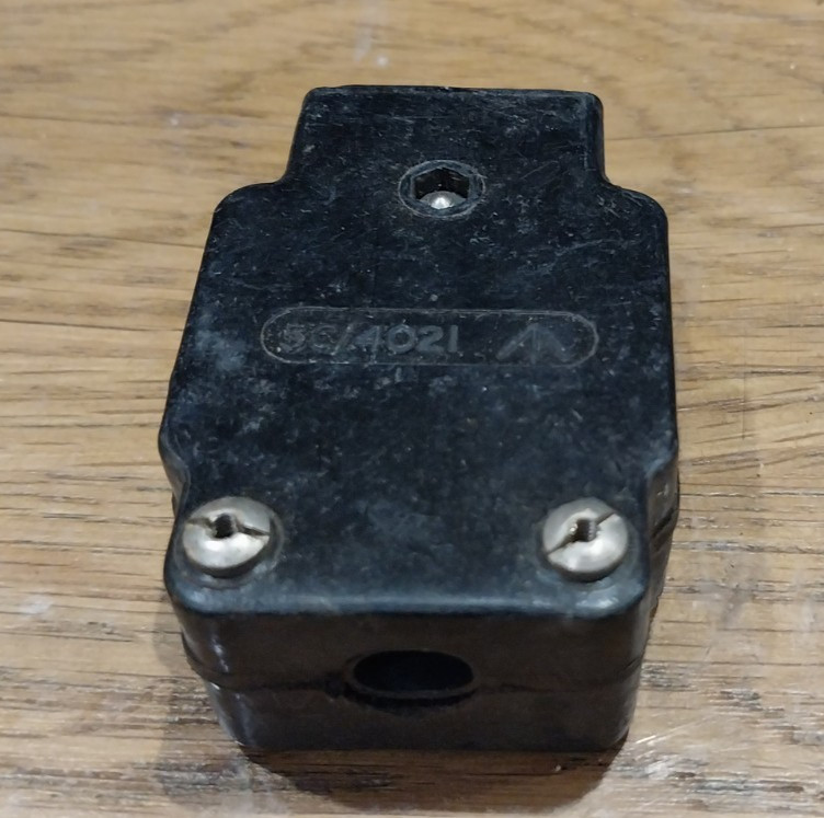 AM RAF Aircraft 2-Pin Mains Connector 5C/4021