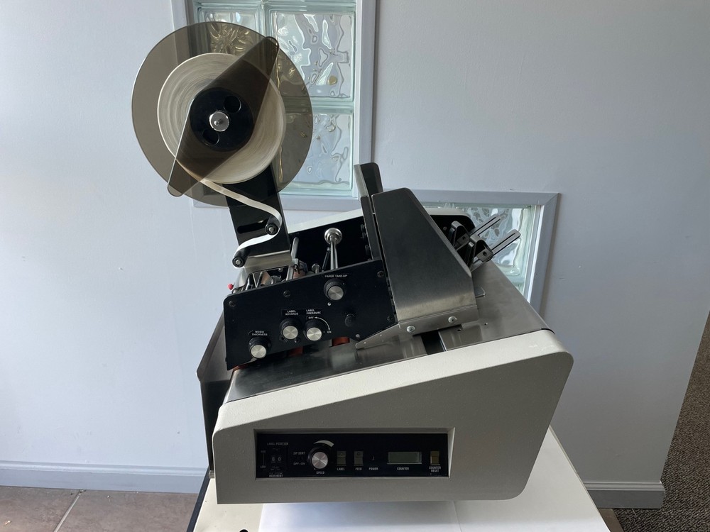ASTRO ATS-9600 SINGLE  ROLL TABBER  FOR 1" SIZE  CIRCLE TABS