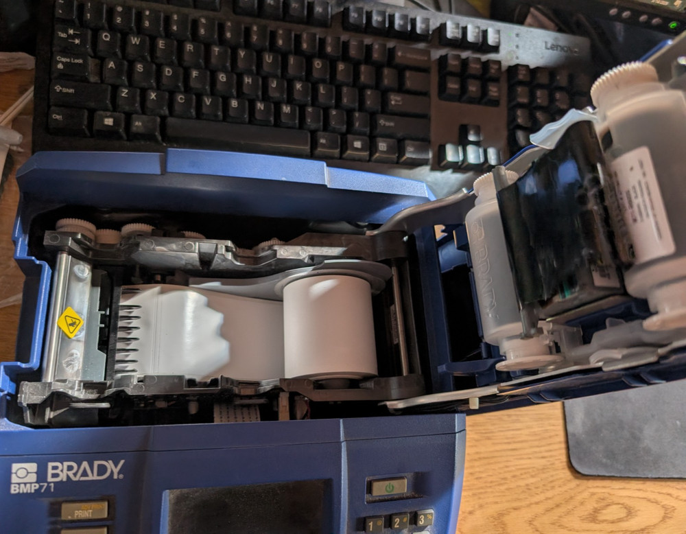 BRADY BMP71 PORTABLE THERMAL TRANSFER LABEL PRINTER