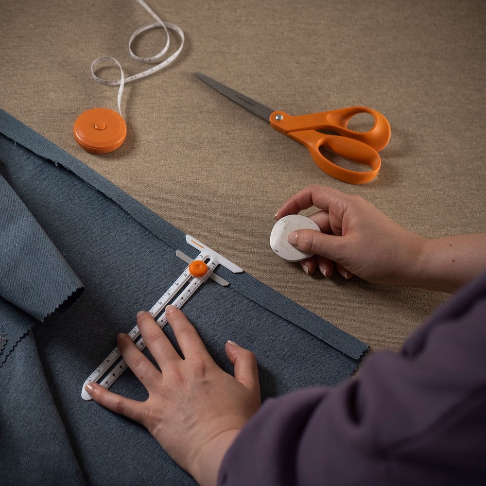 6 Piece Sewing Essentials Set Orange