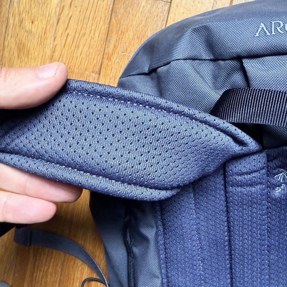 Arc’teryx Mantis 20 Backpack Gray Excellent Condition Lightly Used