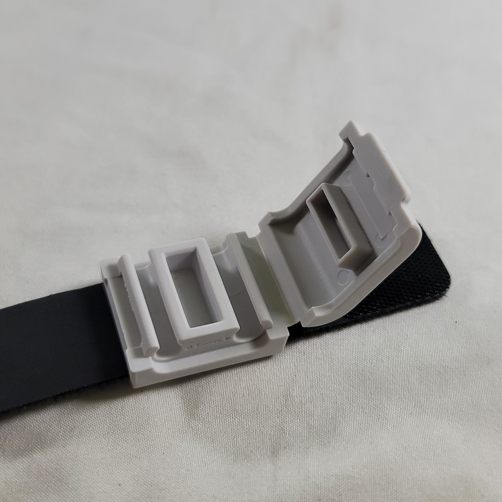 Kiwi Design Oculus Quest Replacement Part- Cord Audio Jack Protector Clip Strap