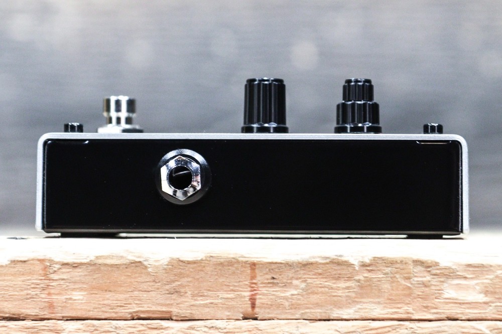 DigiTech FreqOut Natural Feedback Creator 7-Harmonic Feedback Types Effect Pedal