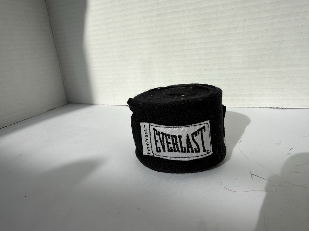 Everlast Black Boxing Hand Wraps Protective Training Support for Boxing and MMA