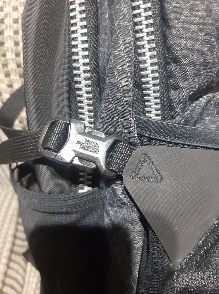 The North Face - Recon Backpack Pre-Owned Great Condition