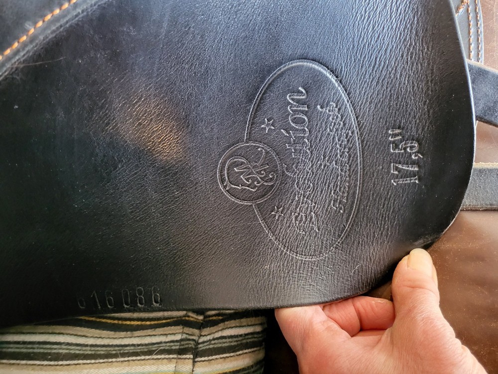 Macrider Evolution Dressage Saddle 17.5"