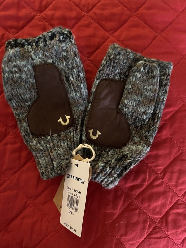 True Religion Convertible Mittons. NWT.