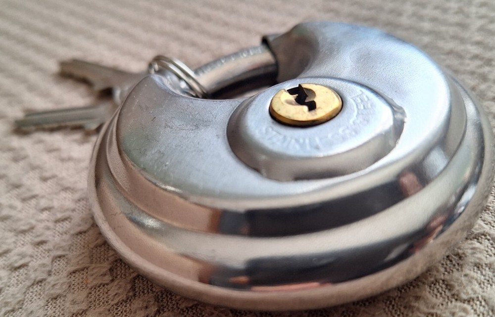 2 Round Storage/Multiuse Padlock StainlessSteel Disc Keyed Lock Waterproof 2.75"