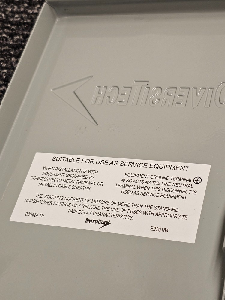 Diversitech DDS-30 Pull-Out Disconnect Switch 30A Fusible Fuse Box