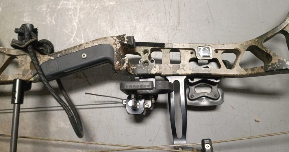 Bear Archery Divergent Eko Compund Bow