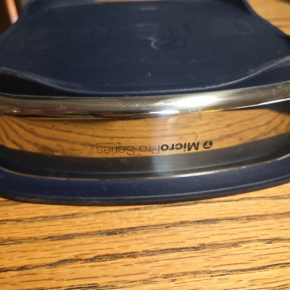 Tupperware MicroPro Series Base & Lid 8270C Micro Pro Microwave NON-STICK