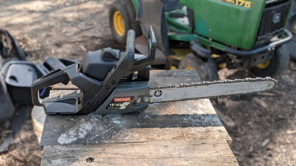 Craftsman Chainsaw. No Issues. 18"/42cc 2 Stroke.