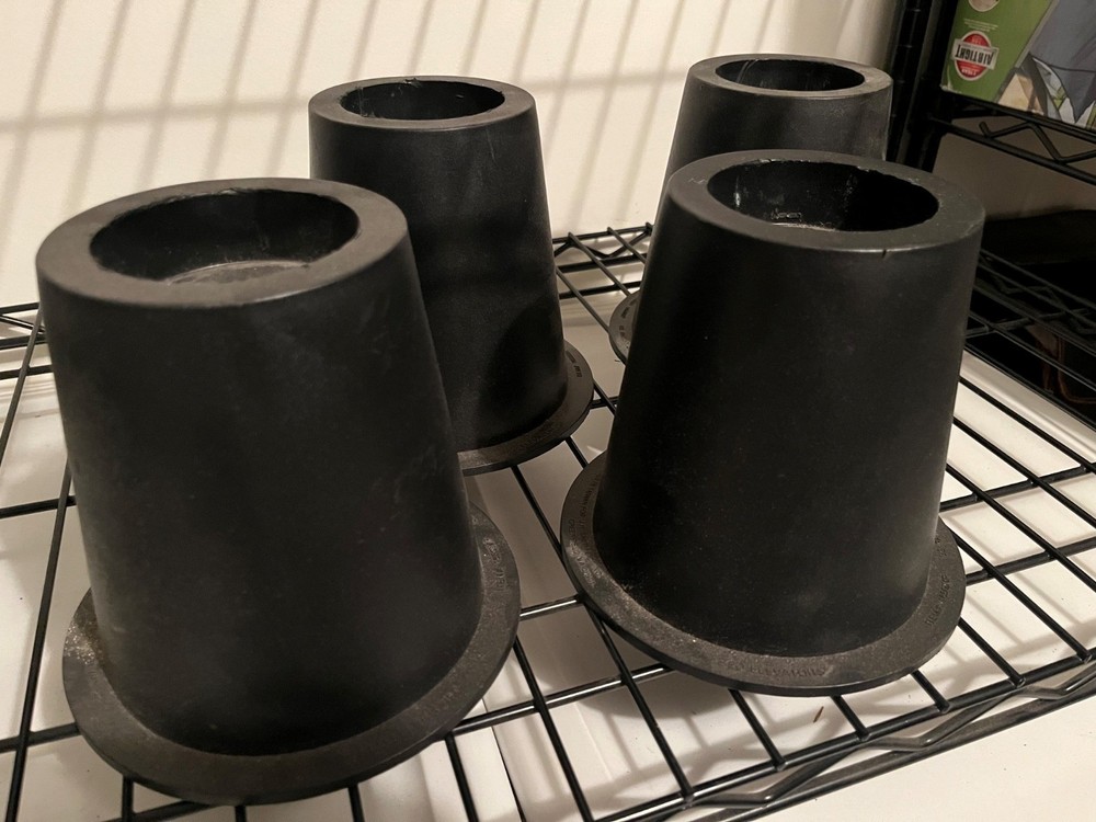 4 Bed Risers - 6 Inches - Black - Great Condition