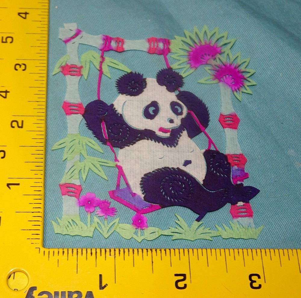 Chinese YUHSIEN PAPER-CUTS BEAR = delicate