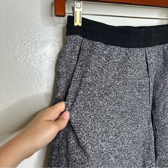 Lululemon Black White Speckle Running Short S