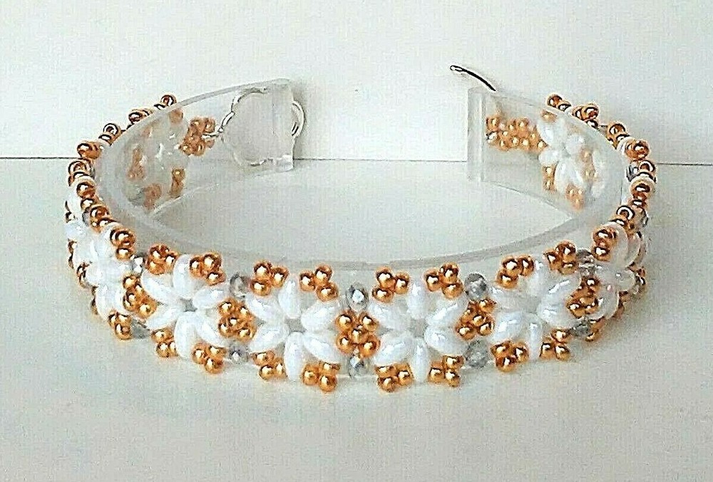 Handmade White Floral Beaded Bracelet