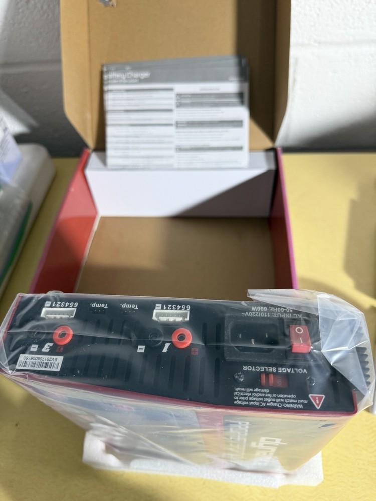 Dynamite Prophet Sport Squad 4x 100W AC/DC Charger DYNC2050