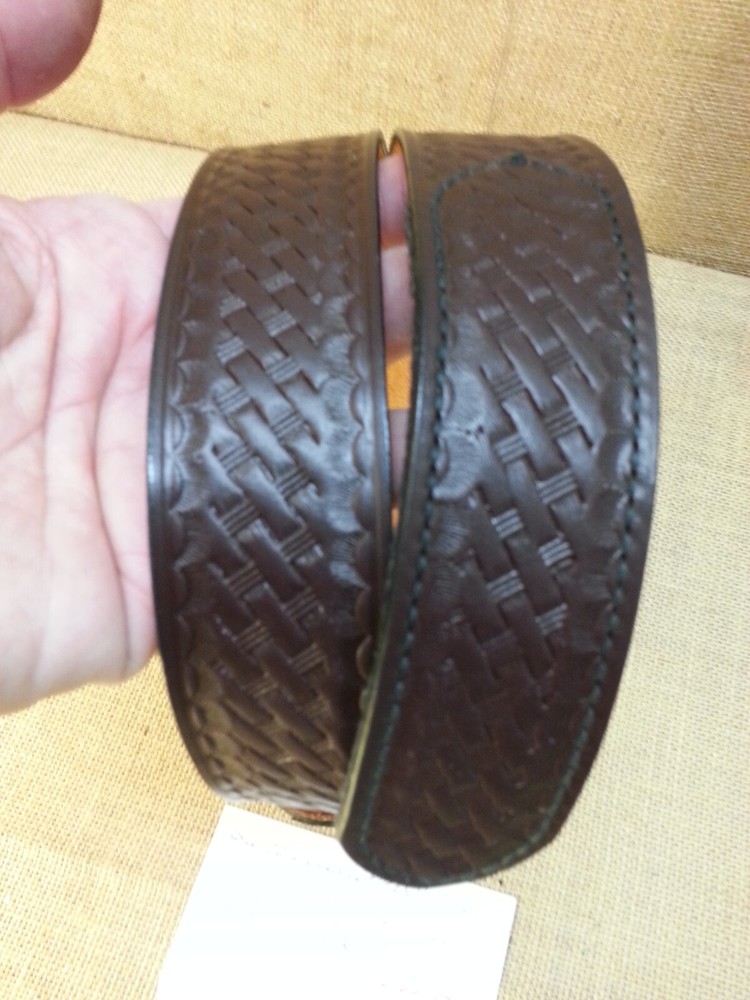 Unknown MFG Leather Inner Wear Duty Belt Hook/Loop Buckle Fastener Size 40
