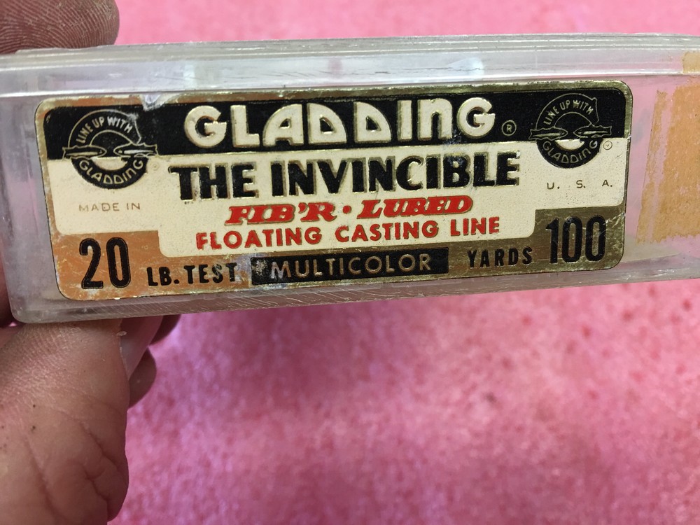FT1 Vintage The Invincible line by Gladding tackle box pocket size display jigs
