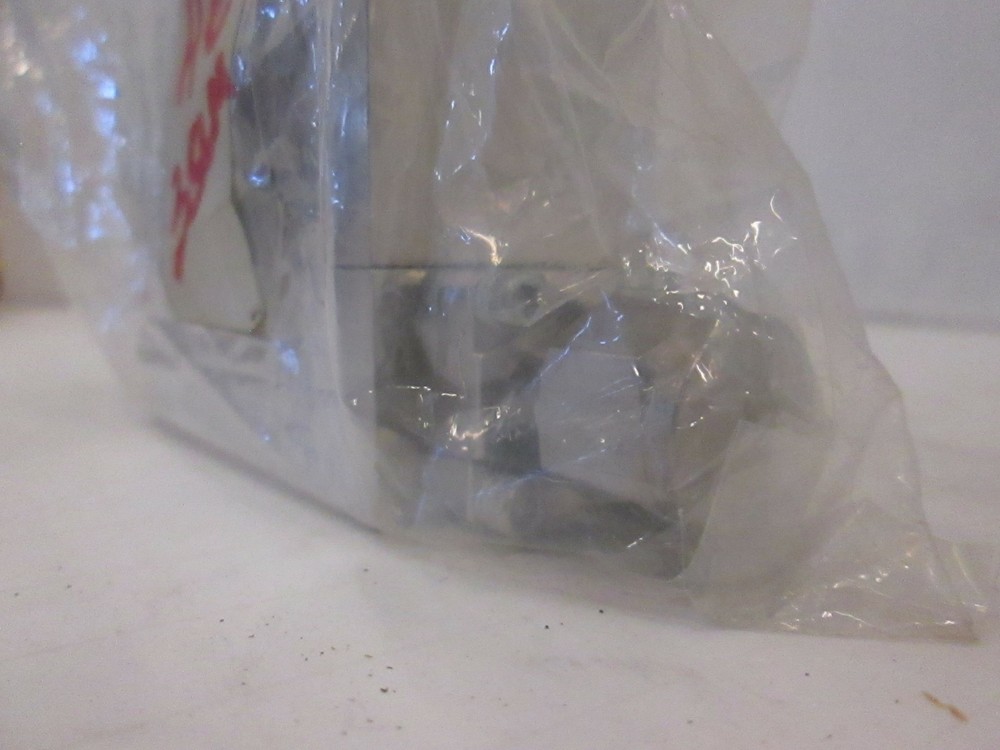 Unit UFC-1160A, Mass Flow Controller, 3 SLM, He, Used