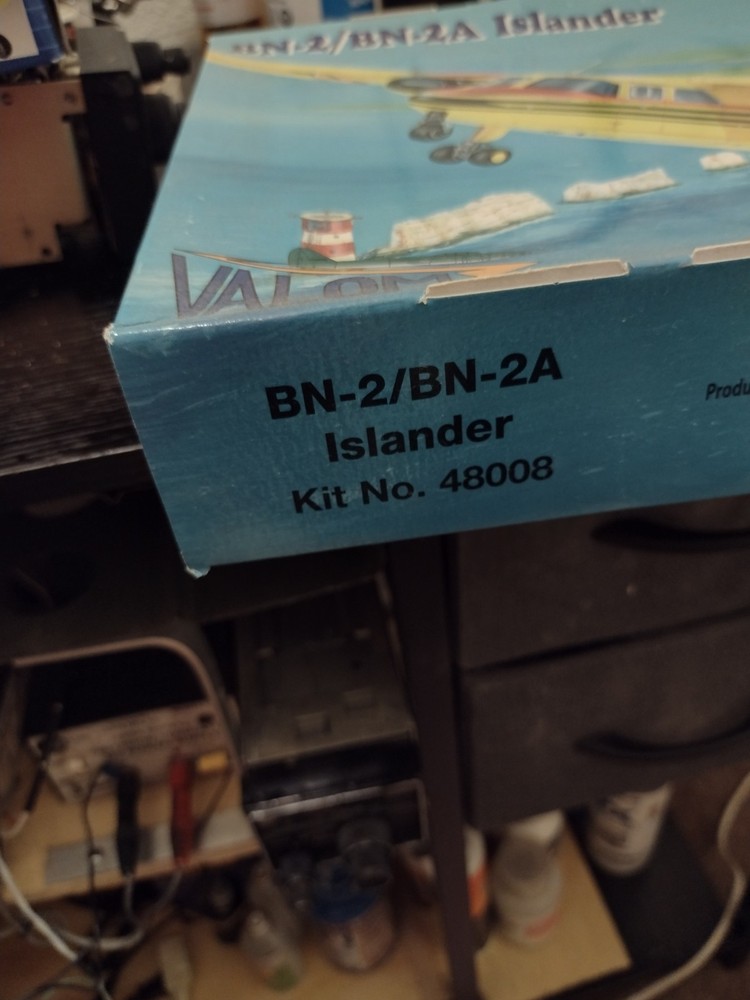 Valom Britten Norman Islander Model Kit