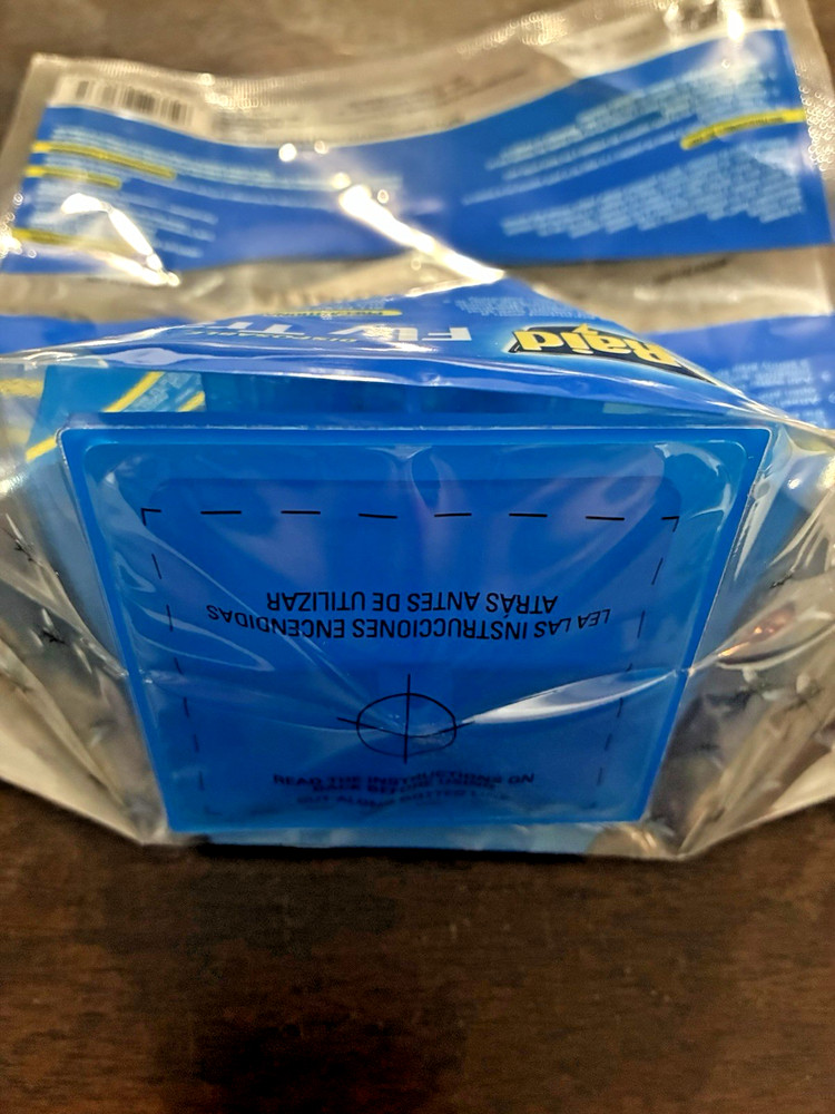 2 RAID DISPOSABLE OUTDOOR FLY TRAPS ~ NEW IN PACKAGES ~