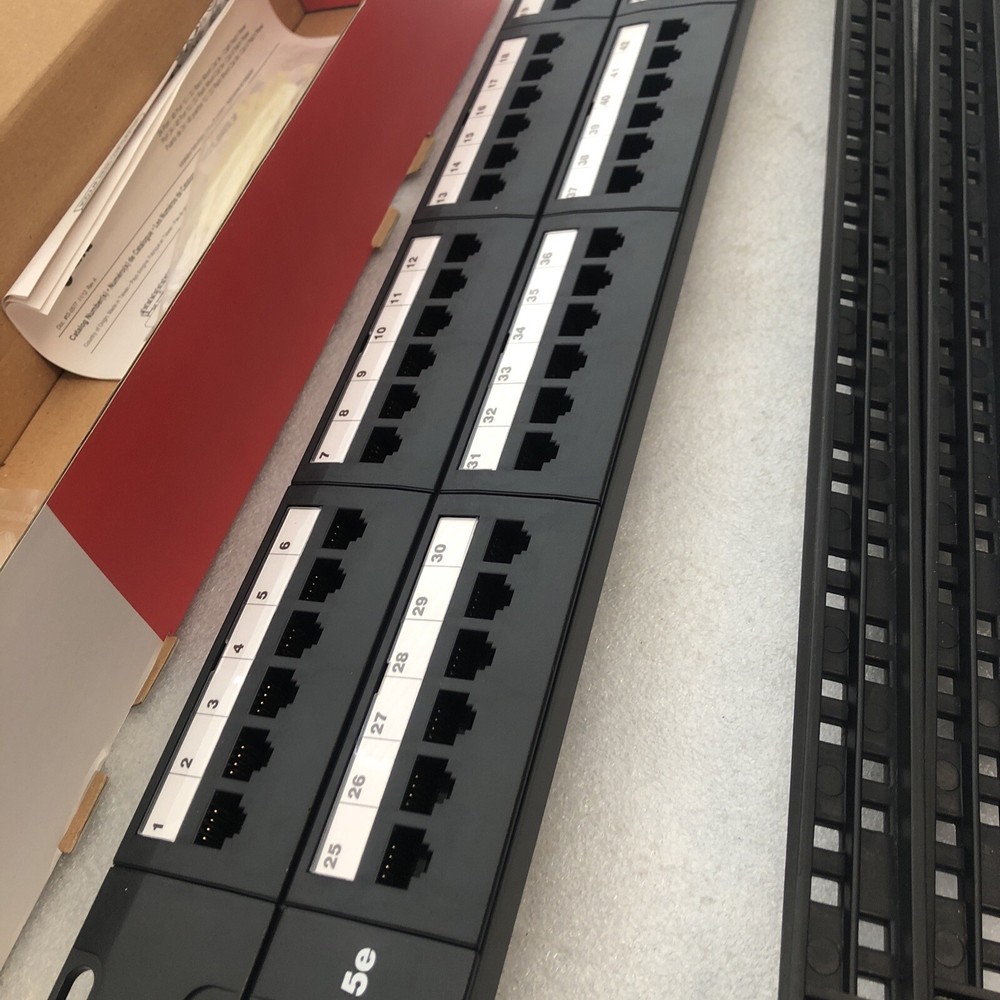 Olegrand 48845C5E 48-Port Communication Circuit Accessory Panel