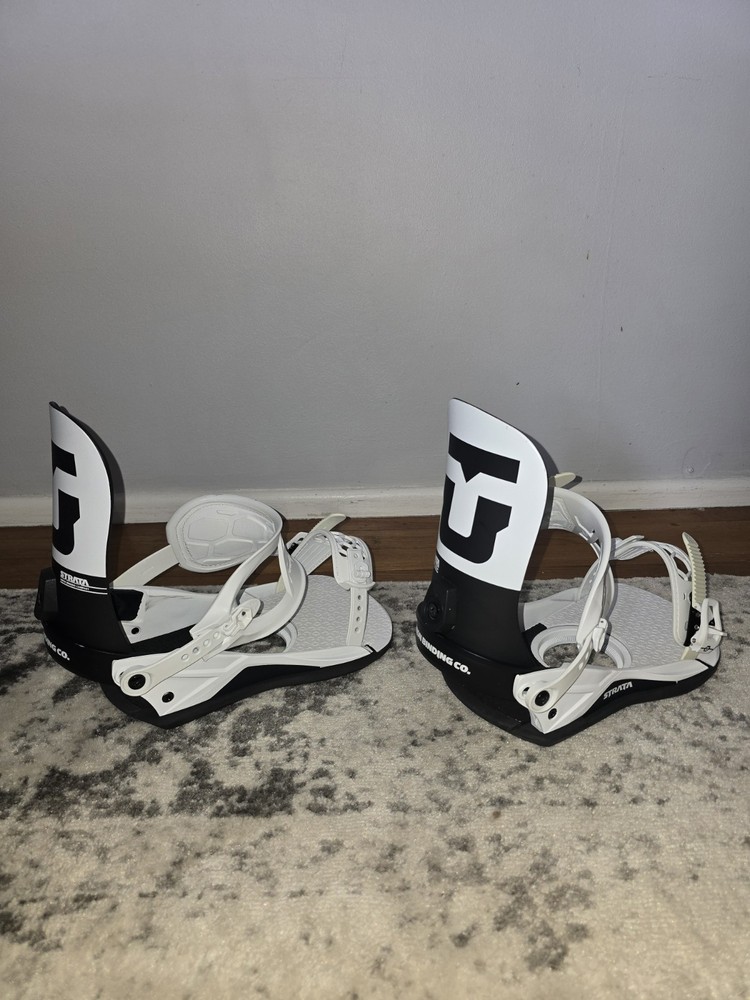 Union Strata Snowboard Bindings Black and White Size Large