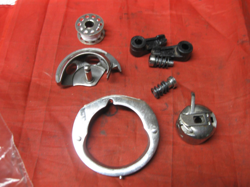 Singer 277U Sewing Machine  Bobbin Case