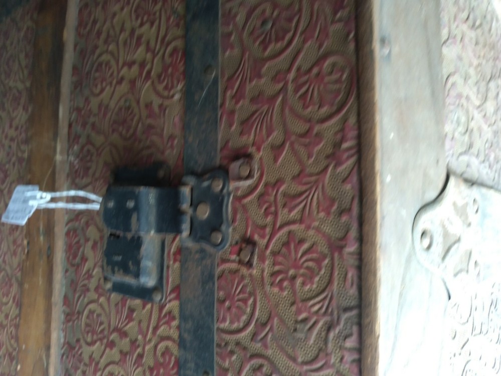 steamer trunk antique