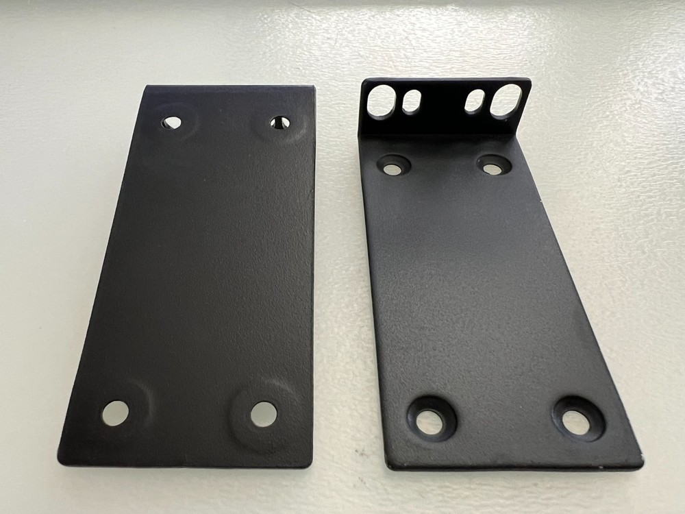 RACK MOUNT EAR BRACKETS 1U/NEW