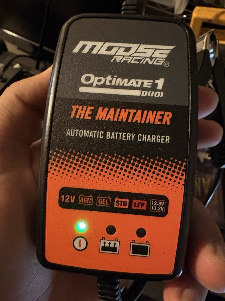 Moose Optimate 1 Duo Automatic Battery Charger / Maintainer