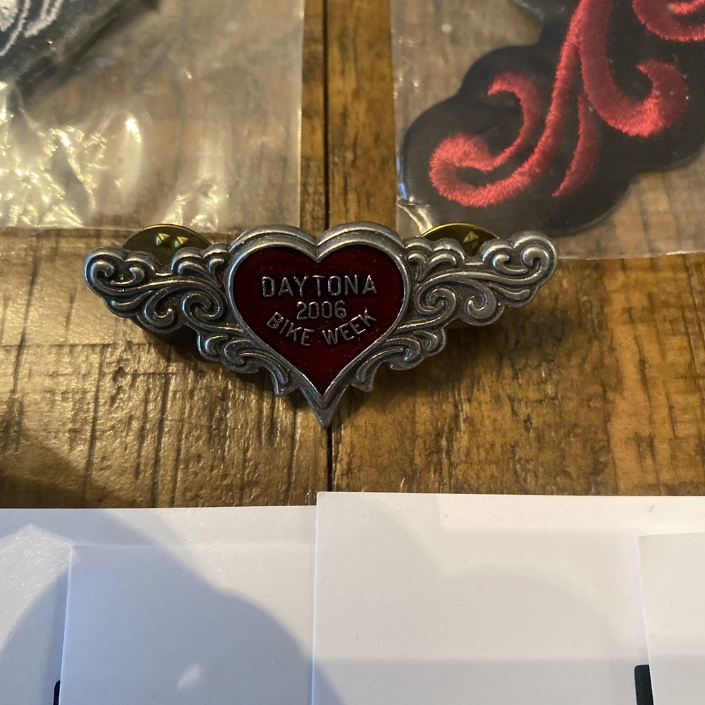 HARLEY-DAVIDSON PATCH AND PIN LOT