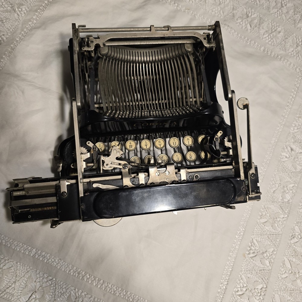Corona 3 Antique Folding Typewriter With Case