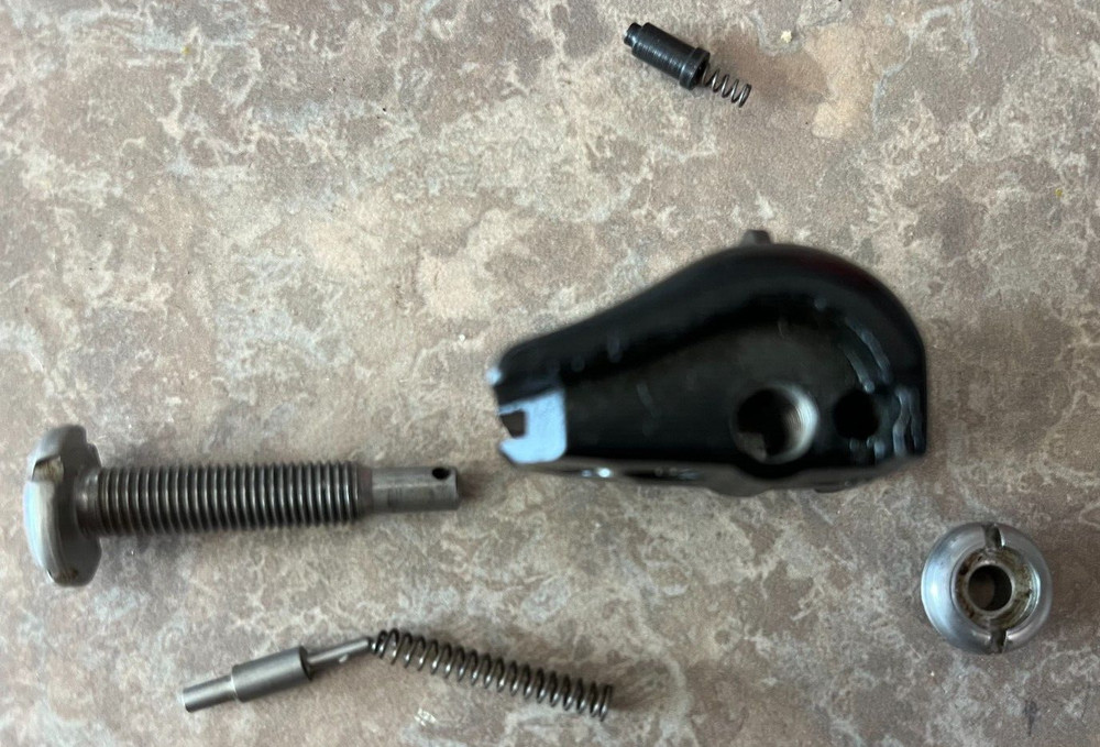 Vintage Singer Sewing Machine Needlecraft assembly complete all 12 components