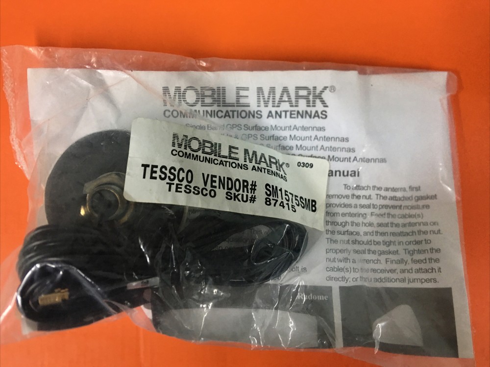 Mobile Mark Communication Surface Mount Antenna SM1575SMB White