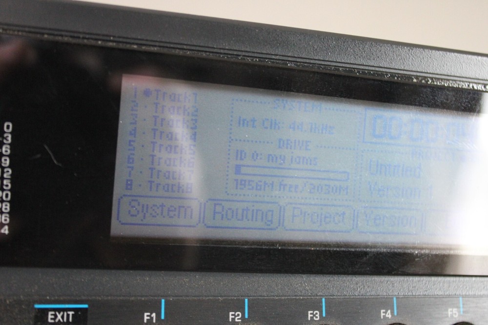 E-MU 4001 Darwin Digital Audio Disk Recorder EMU 1996 - Powers On