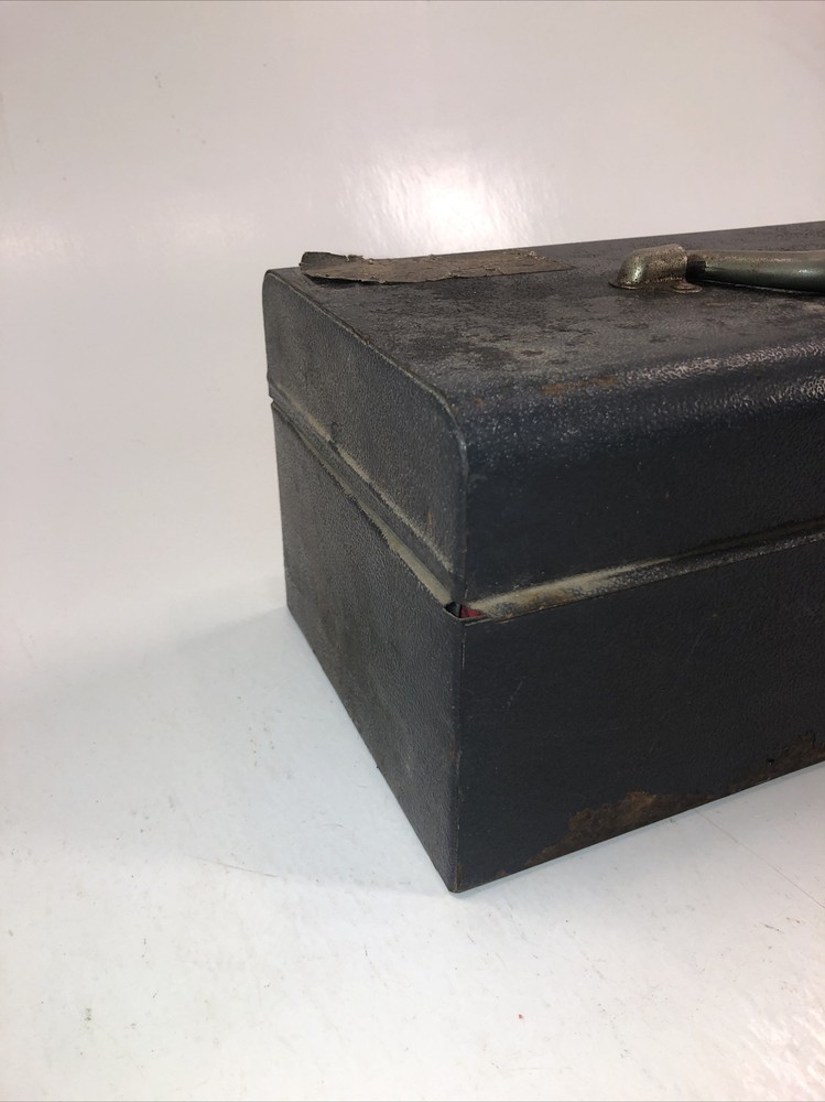 Vintage Rustic Master Mechanic Professional Tool Box With Tray